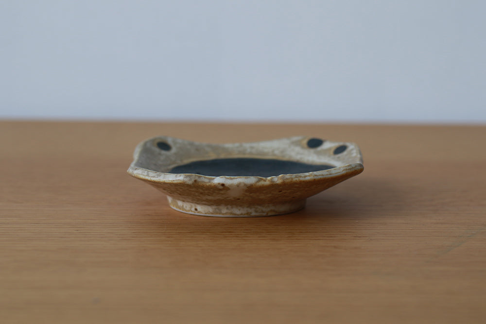 和黒 ちぎり型 小皿