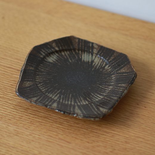 【WEB限定】乱れ黒十草 ちぎり型 取皿 -器市-