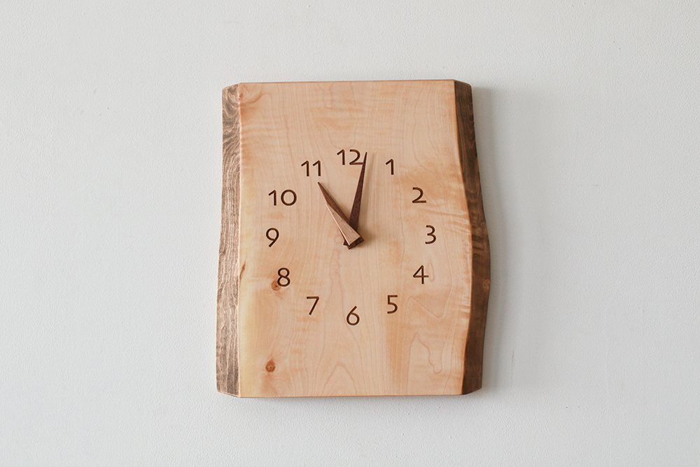 木の壁掛け時計 mimi 栃/たて 18