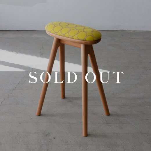 coupé kitchen stool 〈ホワイトオーク材 - 張地ミナペルホネン イエロー〉売り切れ