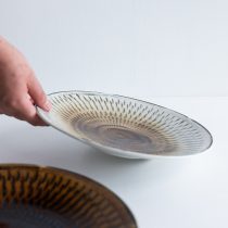アウトレット食器（器市）の【WEB限定】飛び鉋 8寸皿