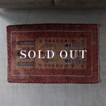 ハンドメイドラグのトライバルラグ 135×105cm 【RED-BE】売り切れ