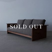 アウトレット家具の［廃盤特価］3.5Pソファ ジム ウォールナット材 - 張地 8号帆布GY色 売り切れ