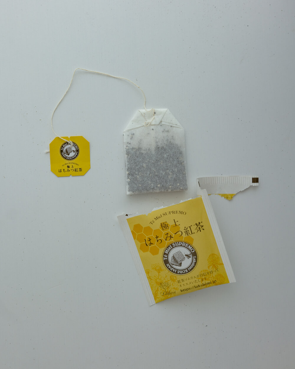 100種類のお茶を楽しめるセット〈THE BOOK OF TEA 100〉をご紹介