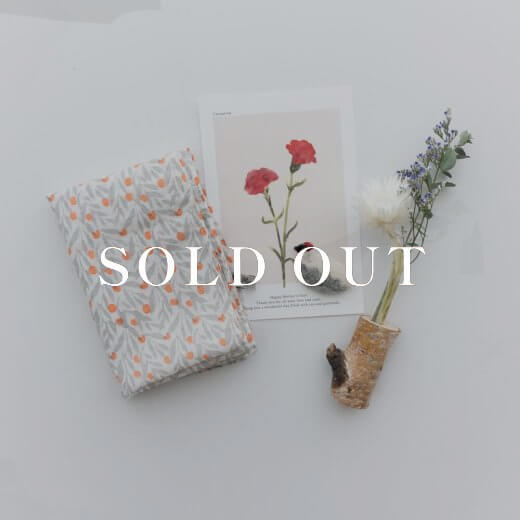 ［2025母の日限定］ポストカード付き ブローチとハンカチと白樺の一輪挿し -Orange Bloom- 売り切れ