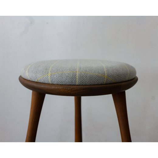 ［現品SALE］BOWスツール ウォールナット材 / オイル仕上げ H610 座面Ribbon生地 グレー