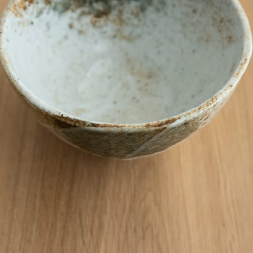 雪志野 手捻り姫丼 -器市-