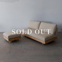 アウトレット家具の［現品SALE］WinWin 2.5Pソファ＋スツール レッドオーク - オイル（張地ランク2 帆布No.38） 売り切れ