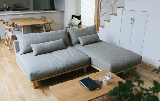 中庭のある家とナチュラル家具の心地よい暮らし｜ARRCH様コーディネート事例