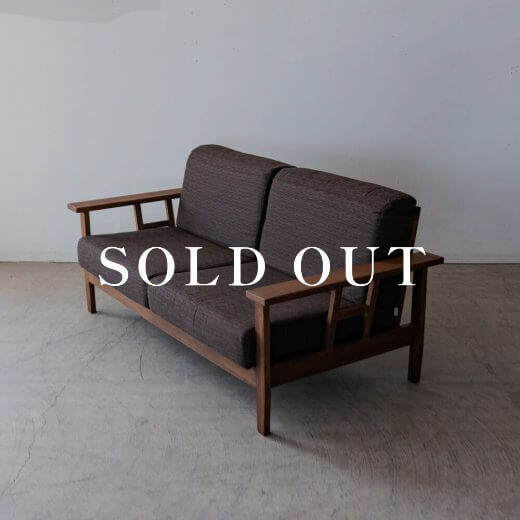 アウトレット家具の［現品SALE］2.5Pソファ ラング - ブナ材 ウォールナット色オイル仕上げ 張地：ルーチェ ブラウン 売り切れ