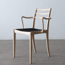 ［現品SALE］ELEGANCE ダイニングアームチェア（ ホワイトアッシュ材 / ソープ仕上げ）