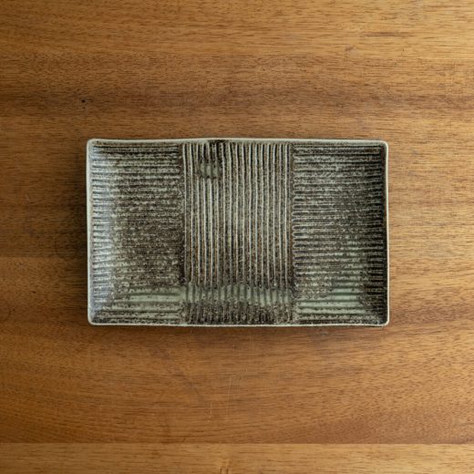 アウトレット食器（器市）の茶イラボ十字彫り焼物皿