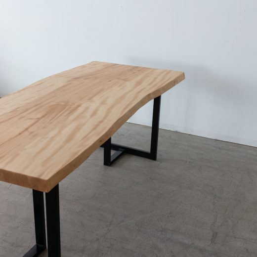 ［現品SALE］トチ一枚板 オイル仕上げ W1830×D760-680×H50
