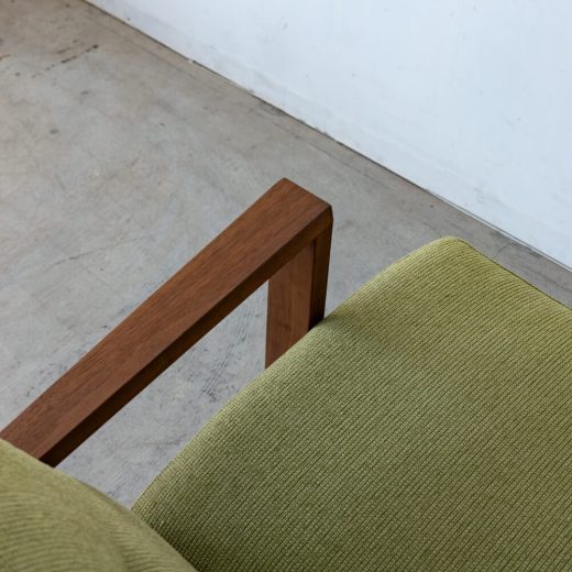 ［現品SALE］1Pソファ チュードル ウォールナット材  オイル仕上げ / 張地：アトレ グリーン
