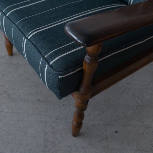 ［アップサイクル品］カリモク 1Pソファ 張地：Urd Stripe 37