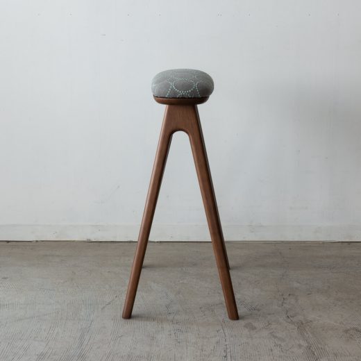【送料込】キッチンスツール(H630)＋張地ミナペルホネン tambourine (if2106/GY.刺繍BL)