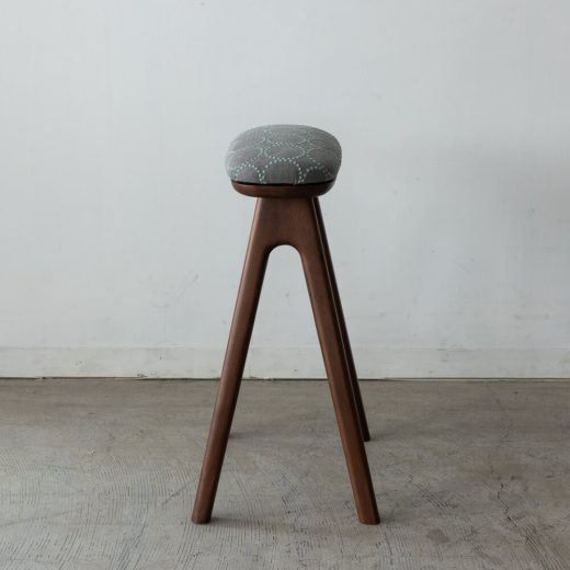 【送料込】キッチンスツール(H530)＋張地ミナペルホネン tambourine (if2106/GY.刺繍BL)