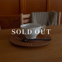 デッドストックの白磁フレア ティーカップ 売り切れ