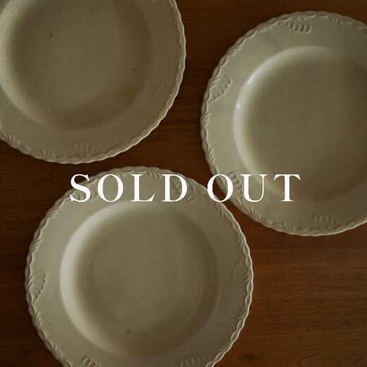 デッドストックのアイボリー レリーフプレート(大)売り切れ