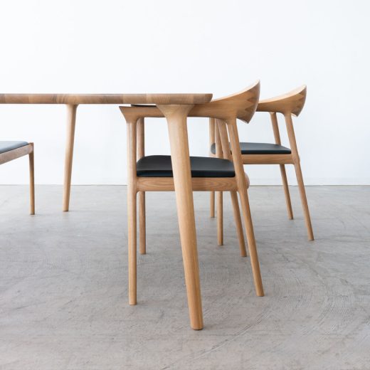 ［現品SALE］BRIDGE アームチェア（NA）座面：R2ブラック（革）