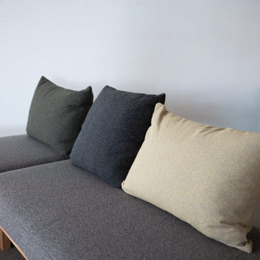 ［現品SALE］スタン ソファセット レッドオーク/ オイル仕上げ 張地：ランクOブランカ / ダークグレー（ソファ140＋シェーズソファ70（クッション付き））