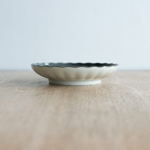 【WEB限定】淵さび菊割4寸皿 灰 -器市-