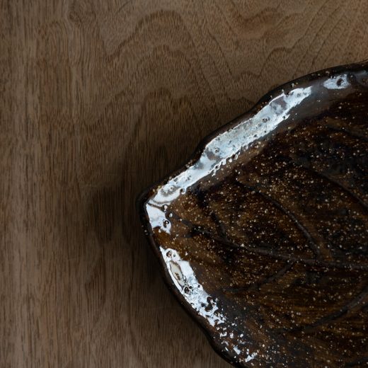 【WEB限定】葉型皿 (大) アメ釉 -器市-