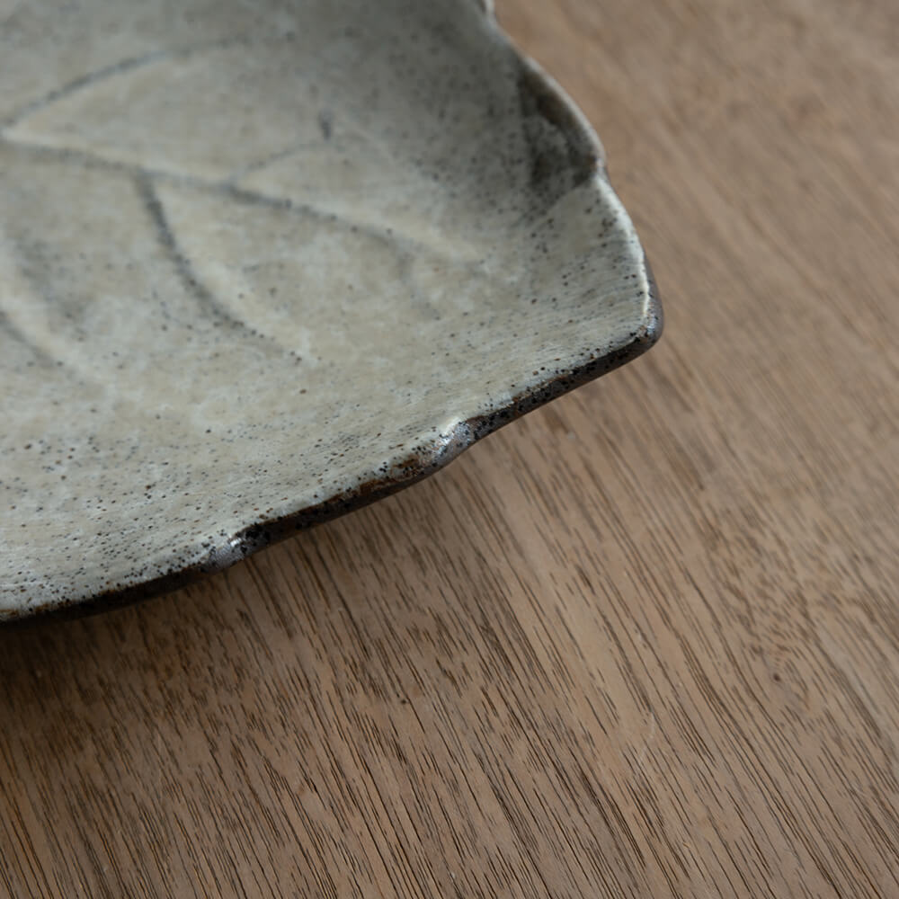 【WEB限定】葉型皿 (大) 白釉 -器市-