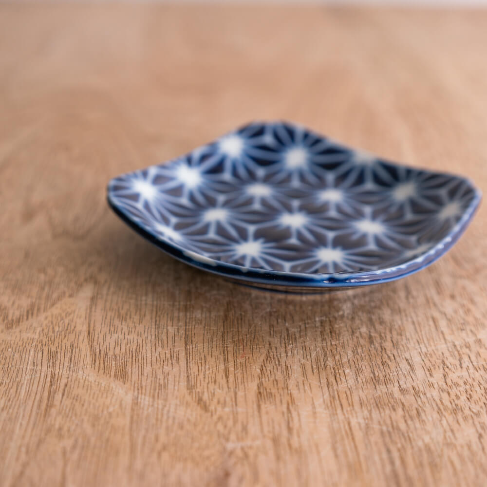 【WEB限定】瑠璃小紋 四角3.5皿 (麻の葉) -器市-