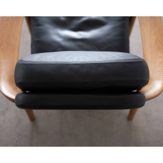 ［現品SALE］BRIDGE ソファ 1S [NA] 座面:R2ブラック(革) ホワイトオーク無垢材 / オイル塗装