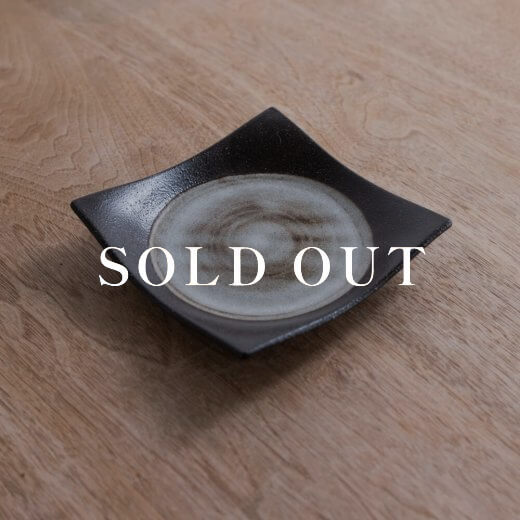 アウトレット食器（器市）の深山雪 手引き正角4.5皿 売り切れ