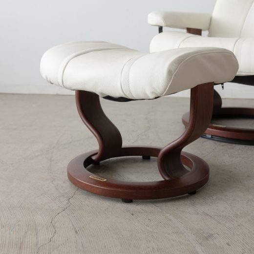 ［アップサイクル品］エコーネス ストレスレスソファ ウイングM オットマン付き 革張り替え済み（牛本革 クロムなめし）