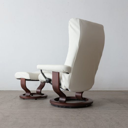 ［アップサイクル品］エコーネス ストレスレスソファ ウイングM オットマン付き 革張り替え済み（牛本革 クロムなめし）