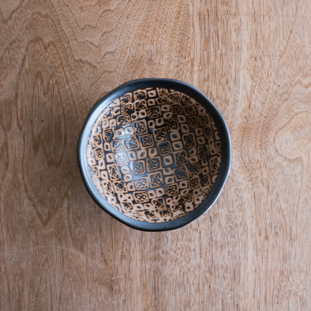 【WEB限定】花カノコ 黒 三つ足38鉢 -器市-