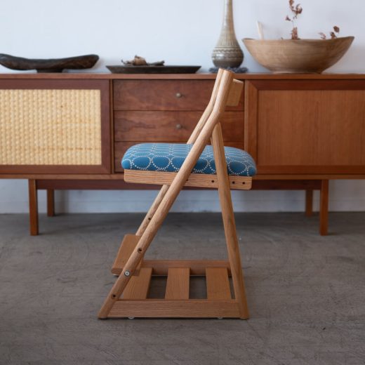 ［アップサイクル品］日進木工 学習椅子T-KIDS オーク材 / ウレタン塗装 ミナペルホネン tambourine / ブルー