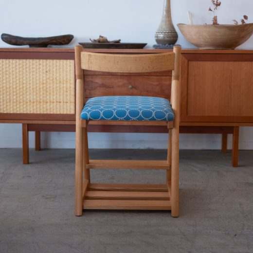 ［アップサイクル品］日進木工 学習椅子T-KIDS オーク材 / ウレタン塗装 ミナペルホネン tambourine / ブルー