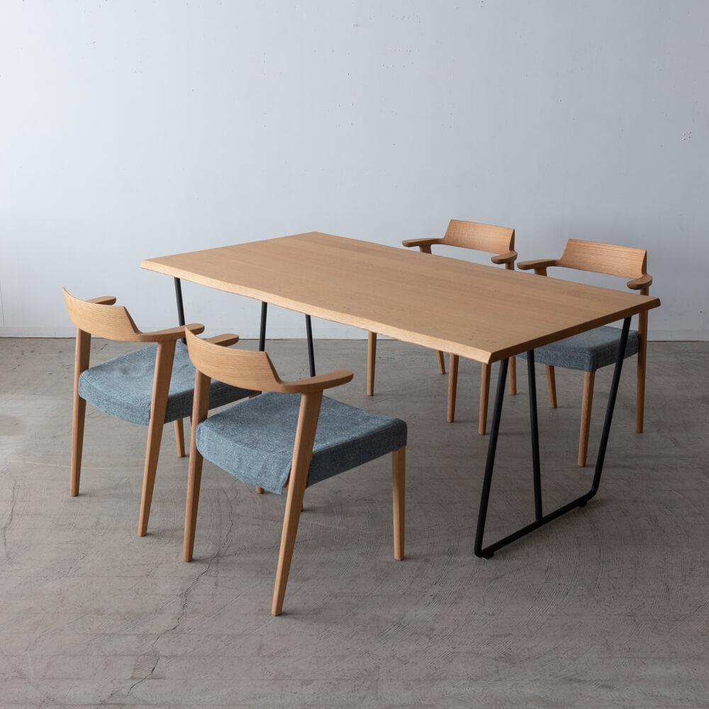 ［シラカワ家具アウトレット］ダイニング4点セット 人口耳付きテーブル＋chardin S-R125A 布C / アマラルLB レッドオーク材NC色