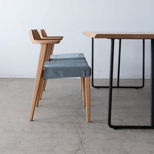 ［シラカワ家具アウトレット］ダイニング4点セット 人口耳付きテーブル＋chardin S-R125A 布C / アマラルLB レッドオーク材NC色