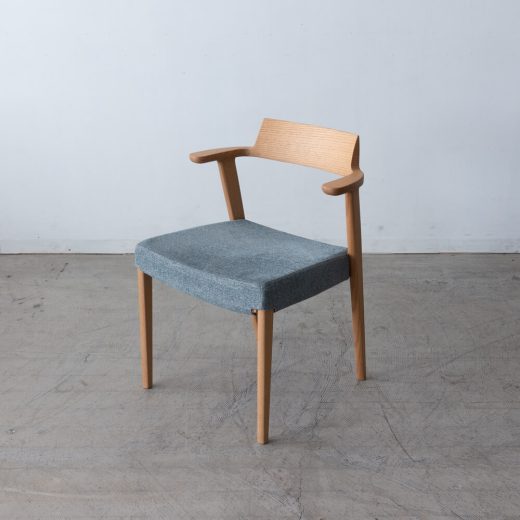 ［シラカワ家具アウトレット］ダイニング4点セット 人口耳付きテーブル＋chardin S-R125A 布C / アマラルLB レッドオーク材NC色