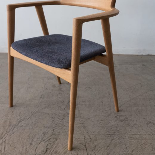 ［飛騨産業アウトレット］SEOTOアームチェア（張座）KD220AN ホワイトオーク材 / NL Cランク/リヒトBU