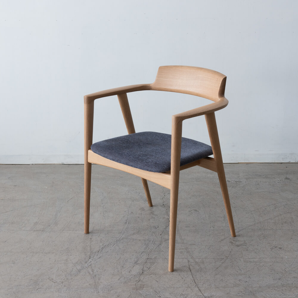 ［飛騨産業アウトレット］SEOTOアームチェア（張座）KD220AN ホワイトオーク材 / NL Cランク/リヒトBU