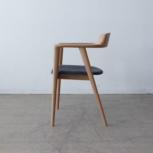 ［飛騨産業アウトレット］SEOTOアームチェア（張座）KD220AN ホワイトオーク材 / NL Cランク/リヒトBU