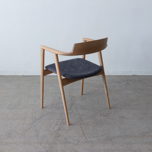 ［飛騨産業アウトレット］SEOTOアームチェア（張座）KD220AN ホワイトオーク材 / NL Cランク/リヒトBU