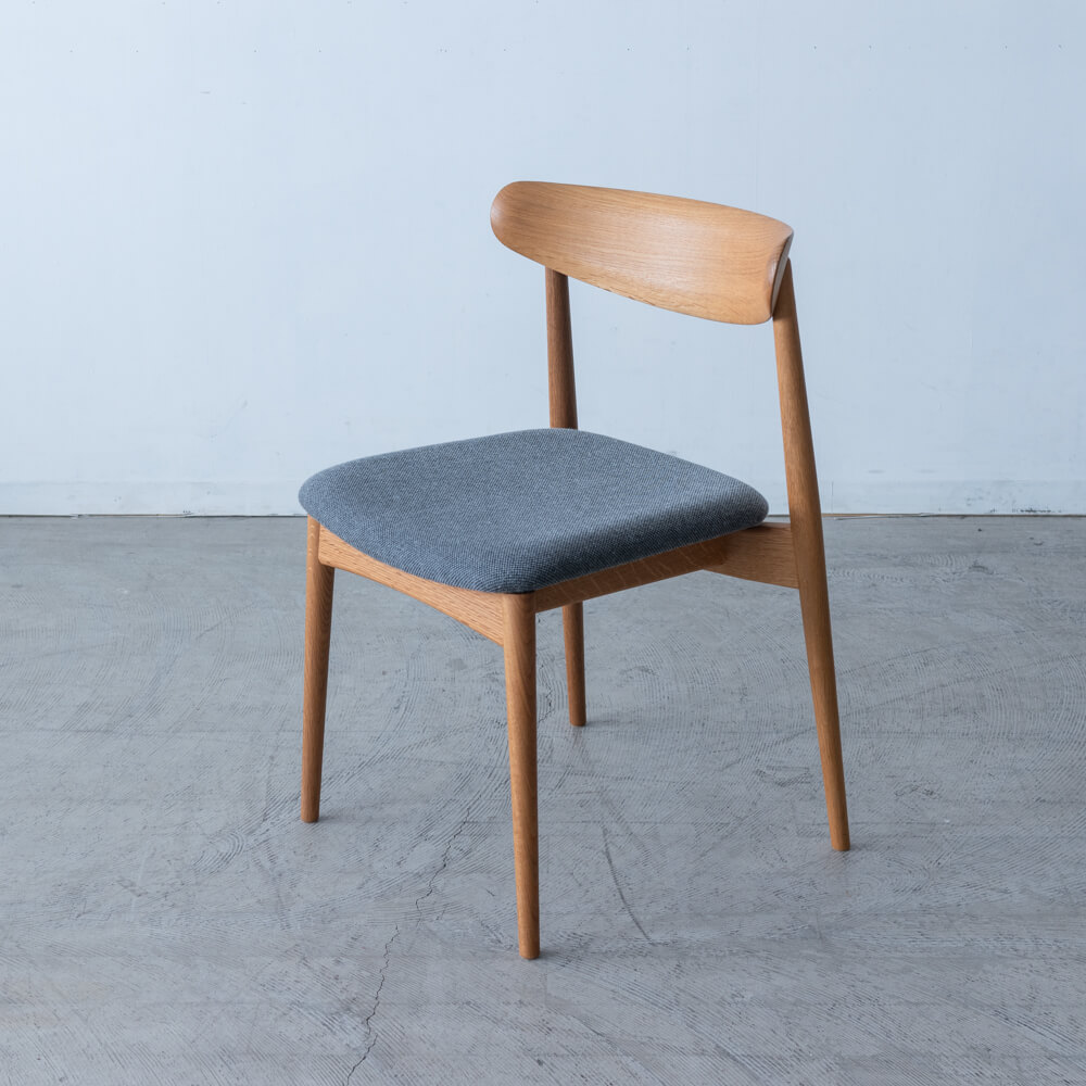 ［飛騨産業アウトレット］SEOTO チェア KD200N ホワイトオーク/OF 張地ランクB NC157 チャコールグレー