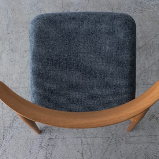 ［飛騨産業アウトレット］SEOTO チェア KD200N ホワイトオーク/OF 張地ランクB NC157 チャコールグレー