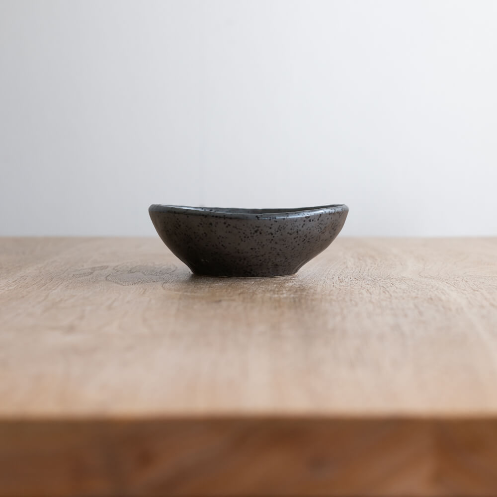 【WEB限定】黒マット変形4寸鉢 -器市-