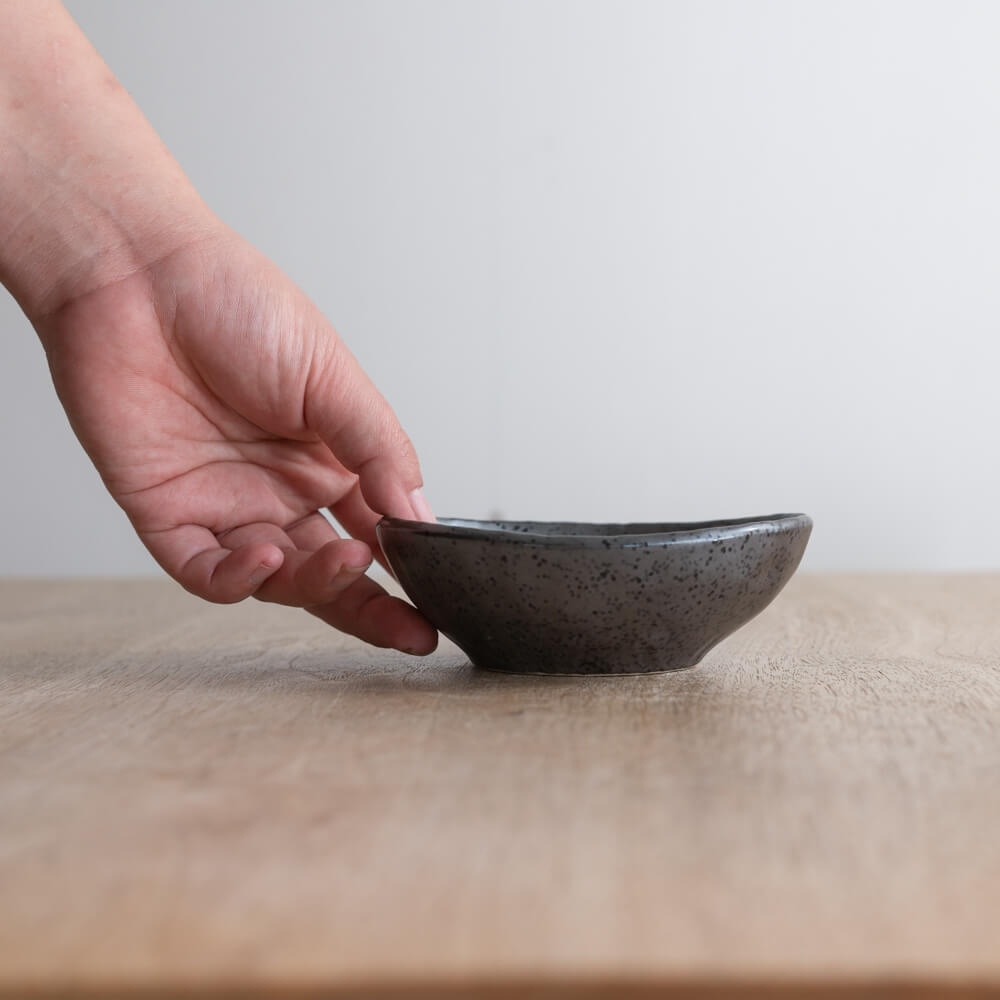 【WEB限定】黒マット変形4寸鉢 -器市-