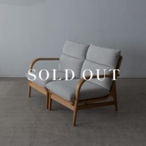 アウトレット家具の［飛騨産業アウトレット］リビングチェア L-Chair - SD16LN（左肘）・SD16RN（右肘）オーク材オイル仕上げ Eランク テソドLGR 売り切れ