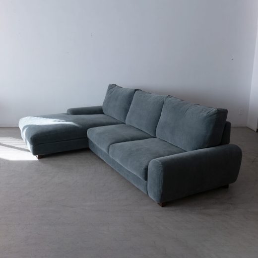 ［現品SALE］マルゴソファ ワンアームカウチ1080（L）＋1890（R）脚BR / 張地ウネ ブルー