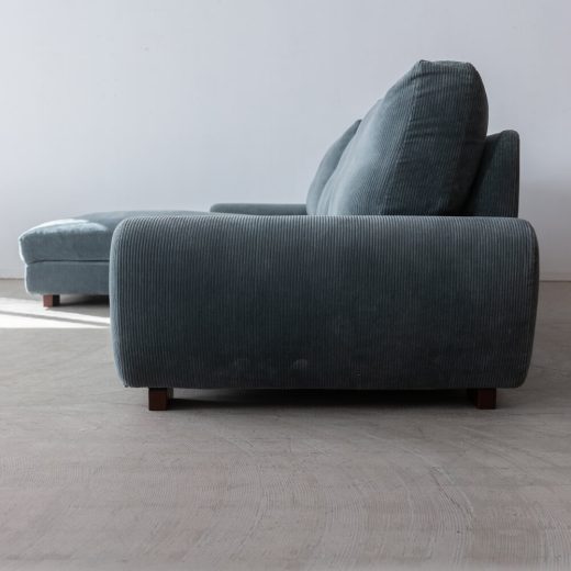 ［現品SALE］マルゴソファ ワンアームカウチ1080（L）＋1890（R）脚BR / 張地ウネ ブルー